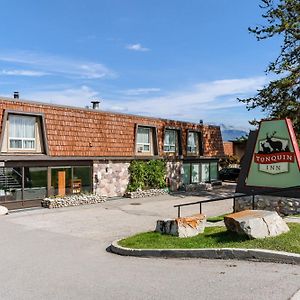 Tonquin Inn